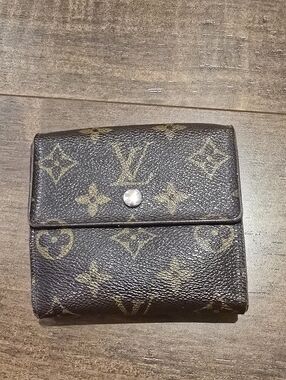 Authentic Louis Vuitton Monogram Wallet in Brown